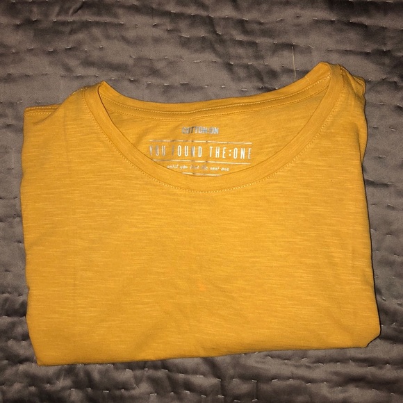 Mustard yellow tee - Picture 6 of 8